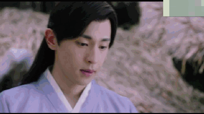 这部有毒的剧还让杨紫抓过蚯蚓和老鼠.