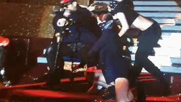 Baby被曝怀孕超3月,穿平底鞋要人扶,每月上海会老公,黄晓明当爸只差公布?-怀孕期