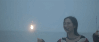 坟头蹦迪,唱摇滚?导演你可真敢玩儿