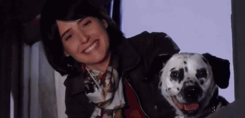 2030年,52岁的泰德给两个孩子讲了一个故事:老爸老妈是如何相遇的.