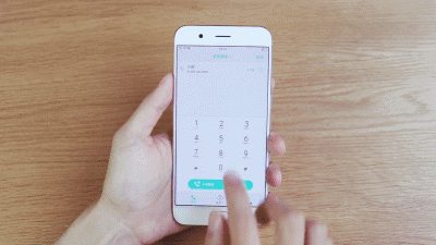 一个简单的接电话动作,透露了oppo手机的小秘密!