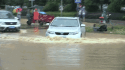 雨季来袭，车辆进水该怎么正确处理?