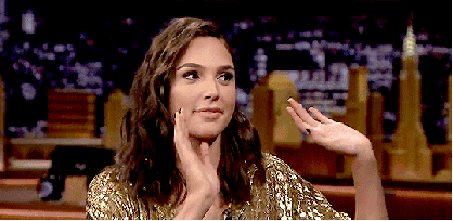 其实这男生也挺渣的,和前女友纠缠不清,和女发小深夜喝酒,还和女上司