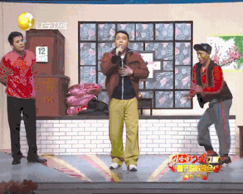 我们居然已经被尬了不知多少回了~ 近年新晋的尬舞天王—尼古拉斯赵四