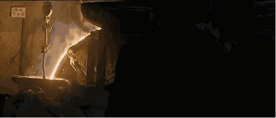 砸电视gif_我砸了电视机_砸电视图片