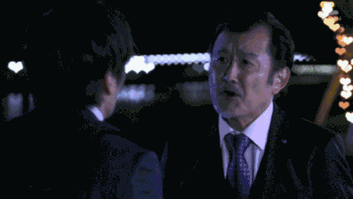 春田被不按套路出牌的部长吓得一脸惨白,眼见部长哽咽着飞奔而去,更