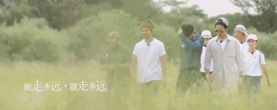 当然,陈柏霖什么都不穿的时候也【更】帅.