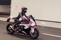 轰轰说车|想要骑着一台复古的街车去越野?五万元内好车分享!