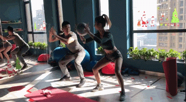 肤白貌美大长腿!杭州21岁