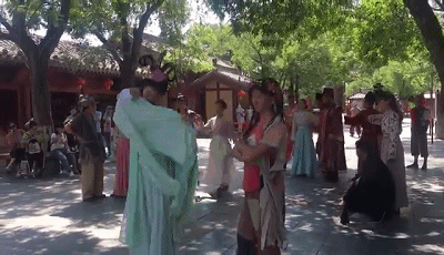 桥,水上轻功,水上迷踪道 引导踏板,穿越障碍,穿越时空…… 闯关大比拼