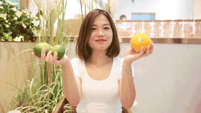 都是当天冲泡,什么茶底搭配什么水果,都有讲究.