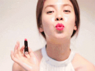 【抱歉】嘴唇不够q弹,涂什么色号的口红都不会太惊艳