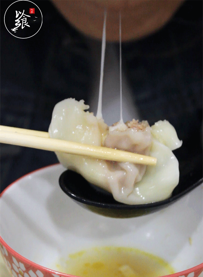 苏州独一家蟹粉馄饨,绝无分店.