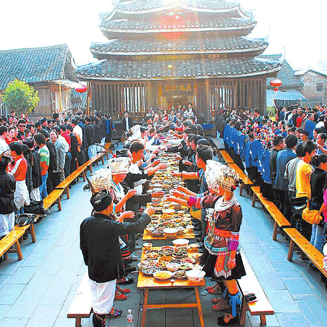 百家宴"是侗族待客的最高礼仪,在三江已有几百年历史.