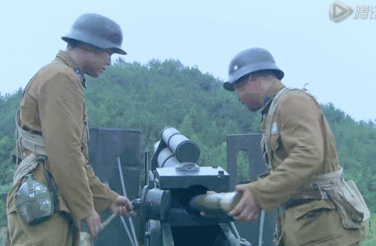 这分明是二战后美援的105毫米榴弹炮