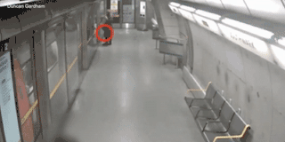 触目惊心!英国学生被洗脑 地铁站投放自制炸弹!