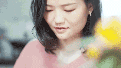 过去的六百天，这个年轻姑娘每天都住在别人家里