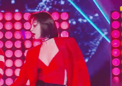 她被强捧的内幕