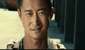 但我内心无比自信:开辆破帕萨特还想跟我抢美女,并送他一王之蔑视的