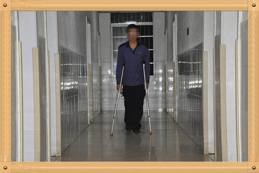 早期行走训练时,健肢足前移的着地点一般不超过患肢足,以落后患肢