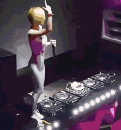 在她的 instagram 里几乎看不到 adidas 的影子!