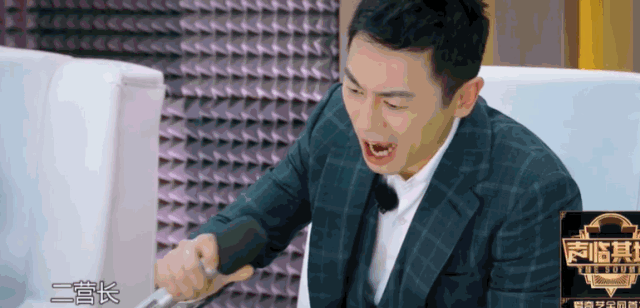 比如,配《亮剑》李云龙,他扯着嗓子喊: