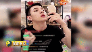 ��������ʾ����ȥһ�꣬�����ֱ�����γ���300������ȥ��5�·����񶩵�������700��ʣ�������