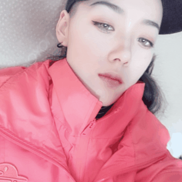 杨柳细腰大长腿,剃头帅气霸气十足,这两个抖音小姐姐美的让你怀疑人生