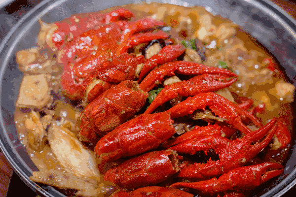 吃完这盘小龙虾,我把手指吮了12遍!