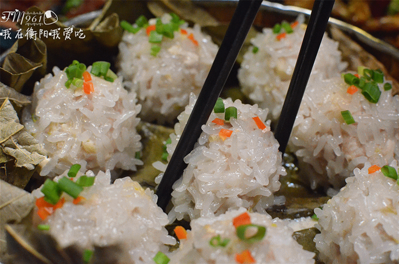 真的是好大一颗肉丸子,吃到好满足!