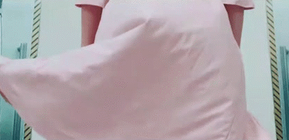 当风吹起前面女孩的短裙时,我决定做一个变态的实验.