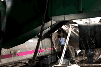 (视频来源于：CNN，版权属于Twitter用户Leon O)