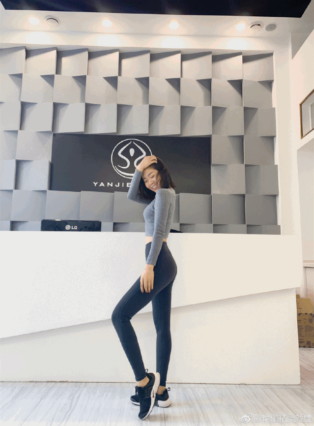 37岁佟丽娅好身材完胜少女能轻松装进行李箱的娇躯人家又瘦又美的秘密