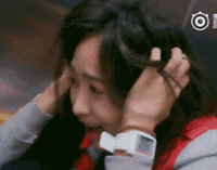 的秘密》中贡献的抓狂式表演法被网友调侃为像可云,还被做成了表情包