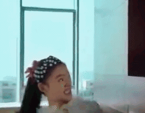 林允剪刘海变新版袁湘琴被质疑毁经典!空气刘海成傻白