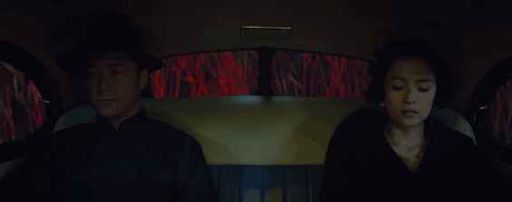 《罗曼蒂克消亡史》似乎依旧是黑色电影 多线叙事的路子.