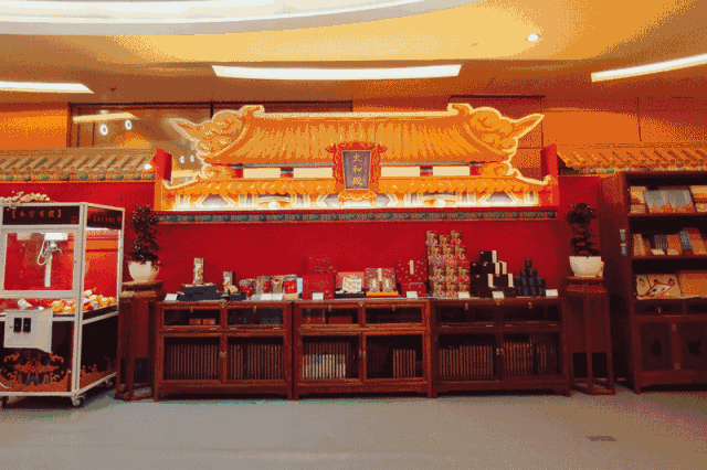 雍正爷再次穿越!故宫这一波跨界,从紫禁城玩到了三里屯