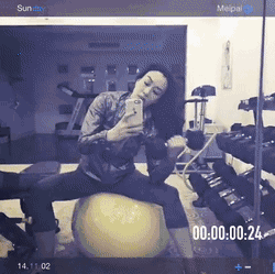 离婚2次,发胖疑似怀孕,暴瘦60斤,47岁再嫁“小鲜肉”!-怀孕期