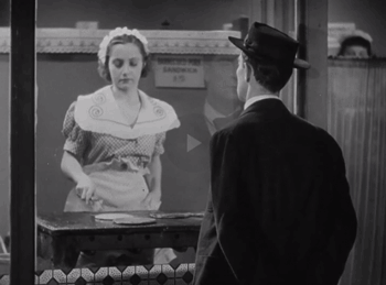 最屌的是,他可以用一张 毫无表情的面瘫脸强行让人脑补出各种情绪