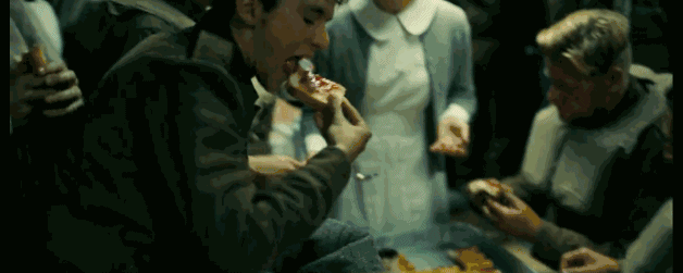 贯穿的背景音乐是来自于配乐大师