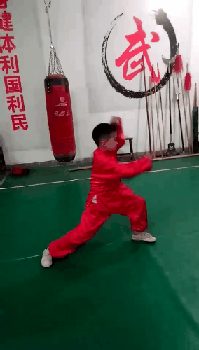 首届