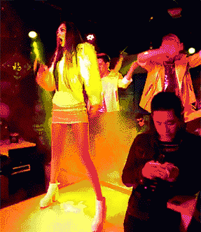 每天发布各种gif图,精彩图片,关注丫丫,惊呆你!