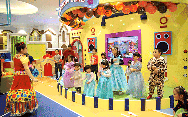 安心让宝贝大胆前行 经历一场永生难忘的探险经历 看我们玩的多开心