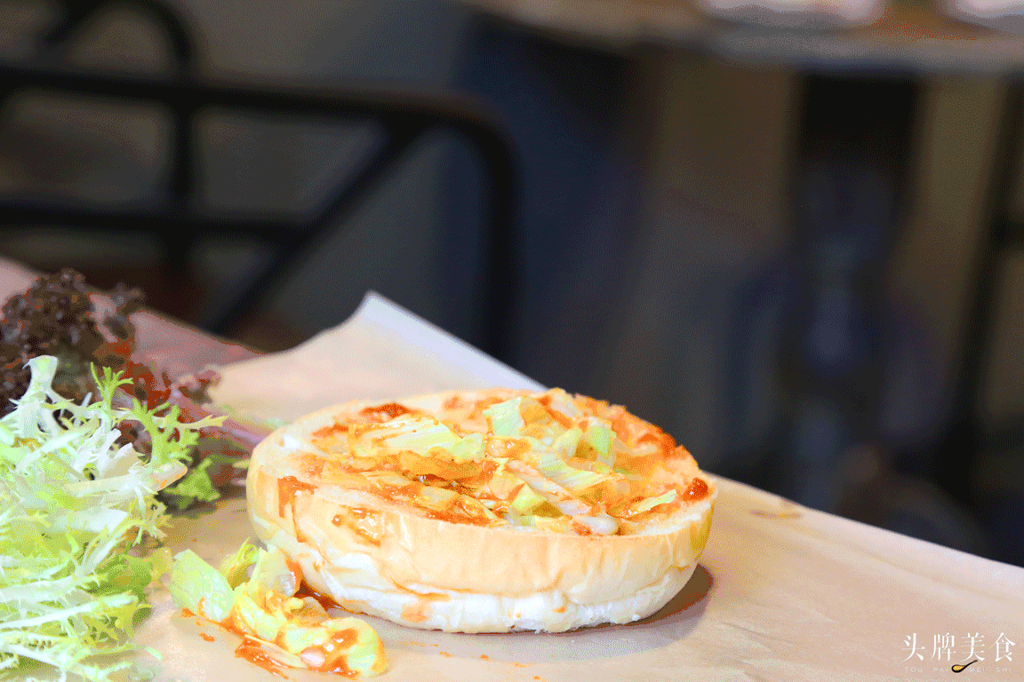 头牌免单丨王大陆一口都咬不住的汉堡!敢来试试吗?