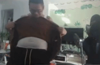 洞主女装邀请凯哥跳舞 凯哥舍命陪君子