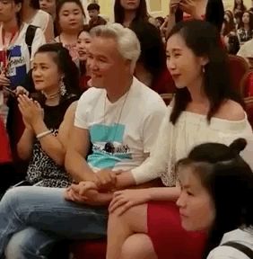张庭夫妇已经够辣眼睛了,网友纷纷呼吁这些明星快醒醒!