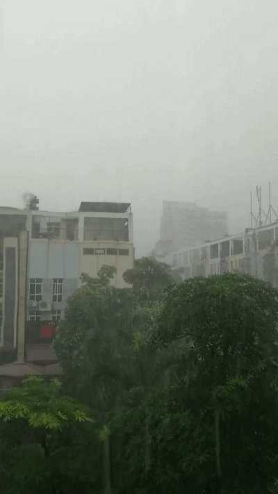 闪电 打雷 大暴雨场面如科幻大片,贵港人要做好这些准备!