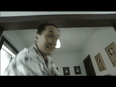 火火把人烤死的画面让自己现在吃个烤兔子烤猪什么的都会觉得小膈应.