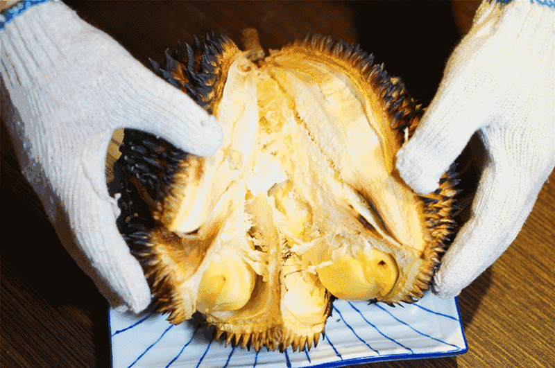 受热过的榴莲特别甜特别糯,烧烤控 榴莲控,千万不要错过.