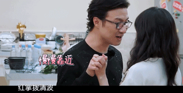 汪峰不顾众人索吻妻子，有谁注意章子怡的表情？国际章越来越真实